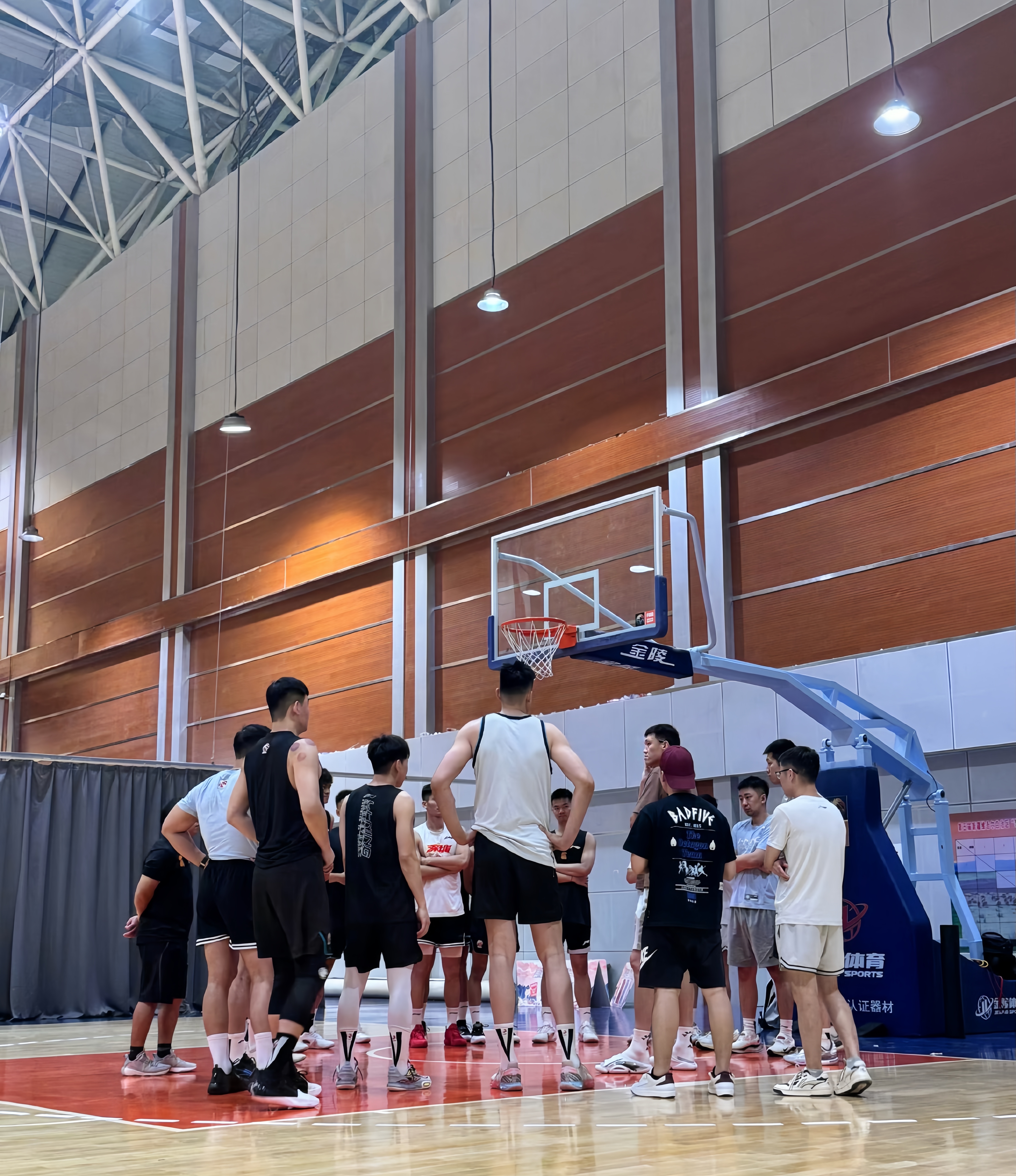 新疆队备战深圳，主场作战期望全队实现大胜